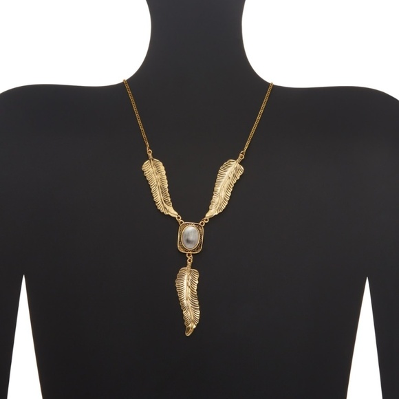 VANESSA MOONEY // ltd ed gold amiga lariat feather detail statement necklace - Picture 10 of 14